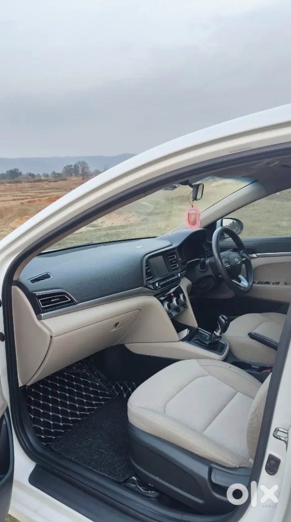 2014 Hyundai New Elantra - Manual Petrol