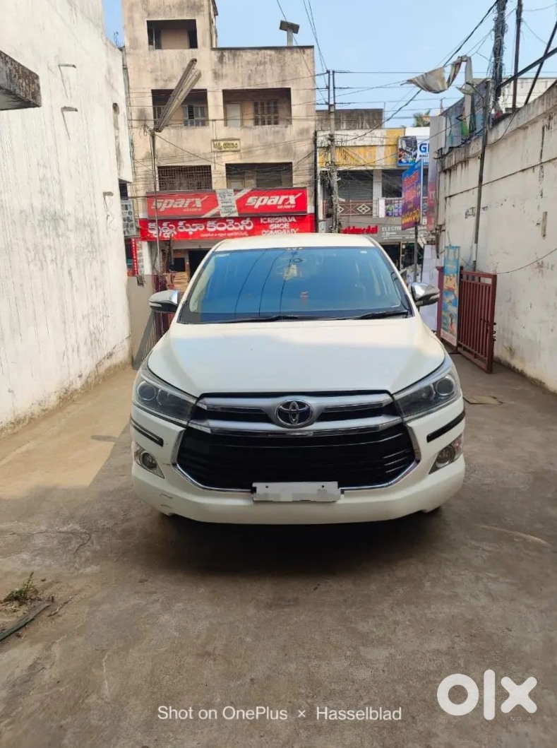 Toyota Innova Crysta 2021 | Family Car
