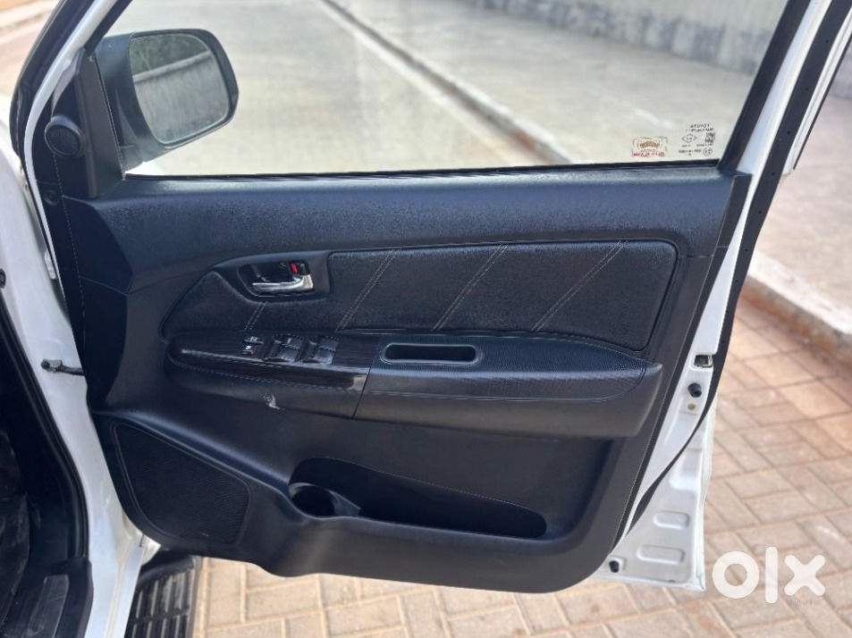 Toyota Fortuner 2015 - Family Suv