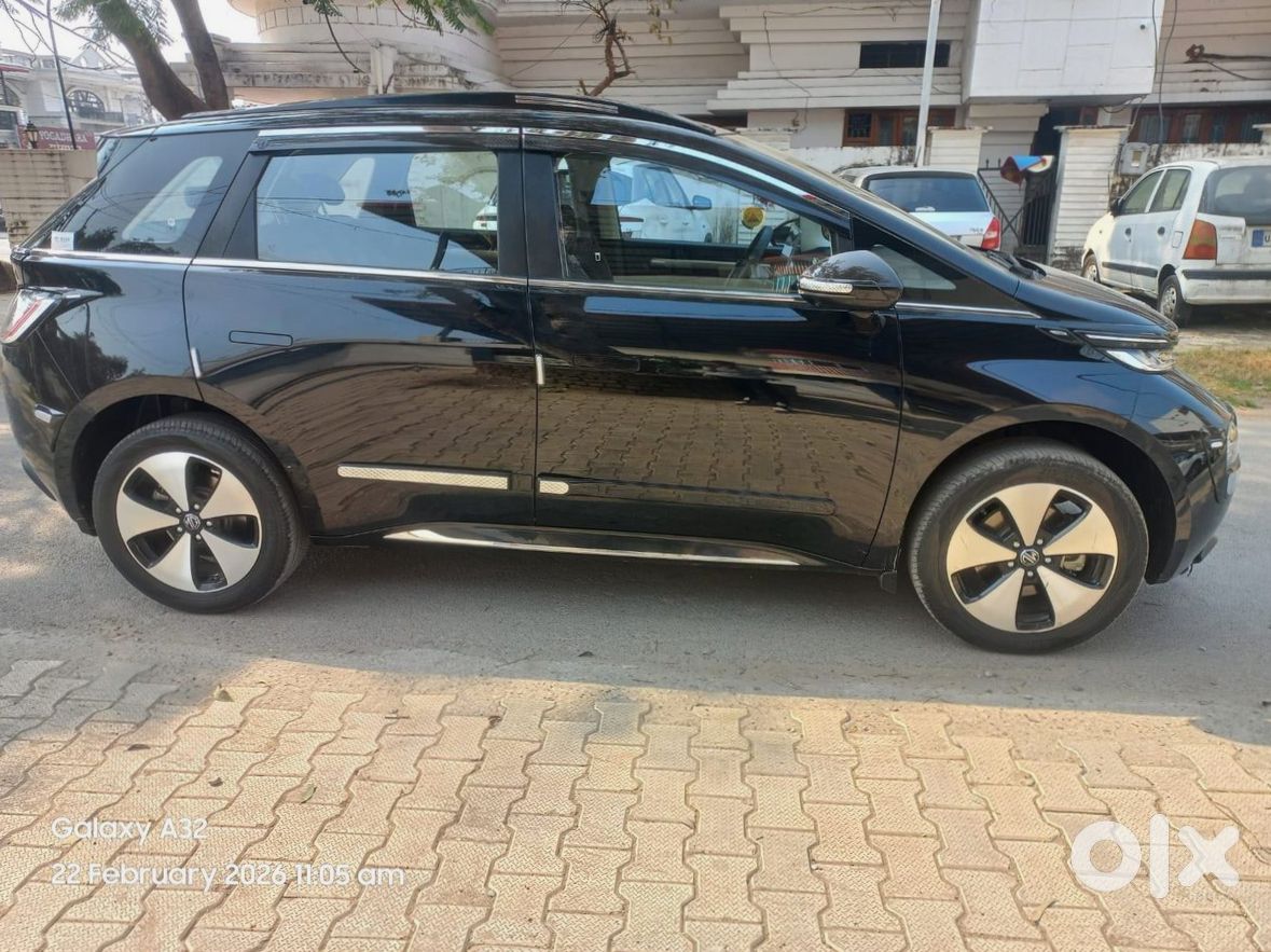 Mg Windsor Ev 2025 Almost New