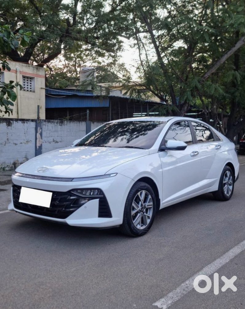 Hyundai Verna 2019 - Shifting City