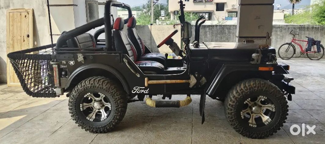 2025 Mahindra Jeep Petrol Automatic