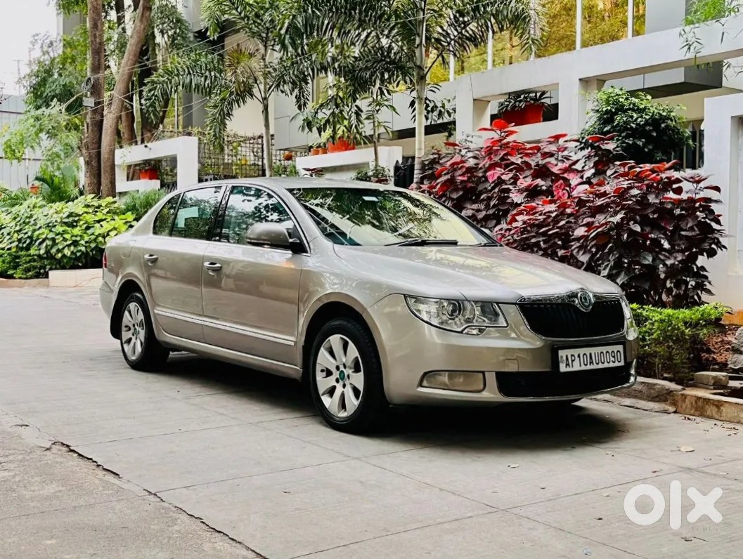 Skoda Superb 2015 - Luxury Sedan
