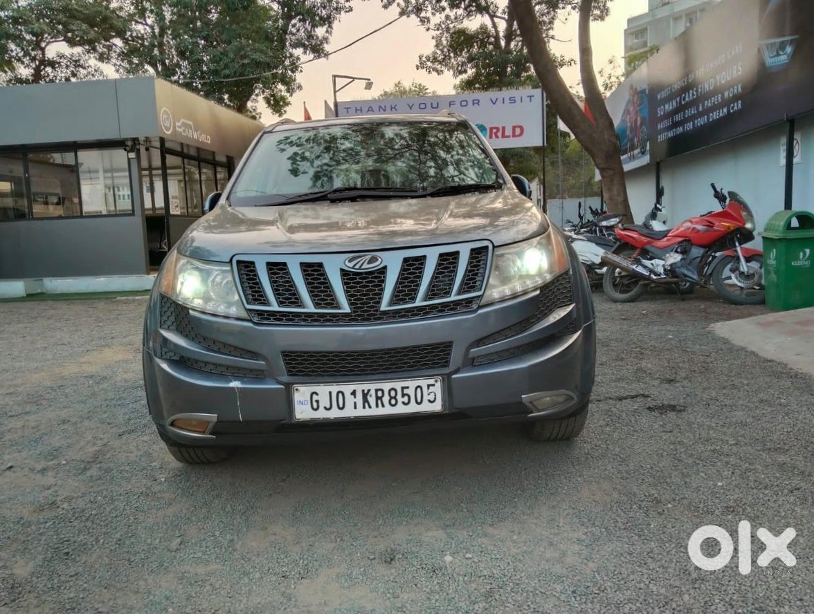 Urgent!! 2016 Mahindra Xuv500 Petrol Automatic