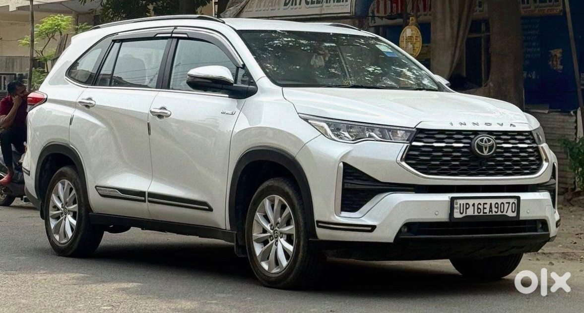 2023 Toyota Innova Hycross Fresh Stock