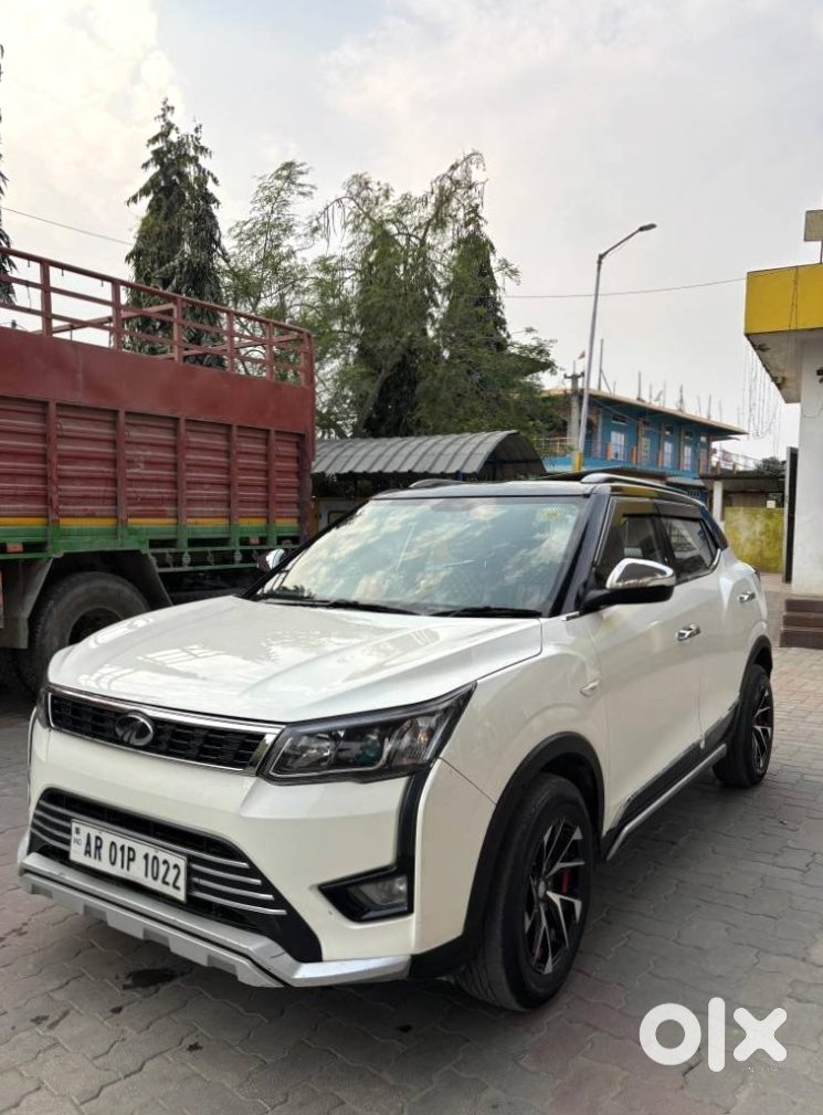 Mahindra Xuv300 | Petrol | Low Km