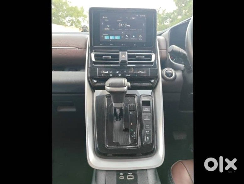 2023 Toyota Innova Hycross Petrol Automatic