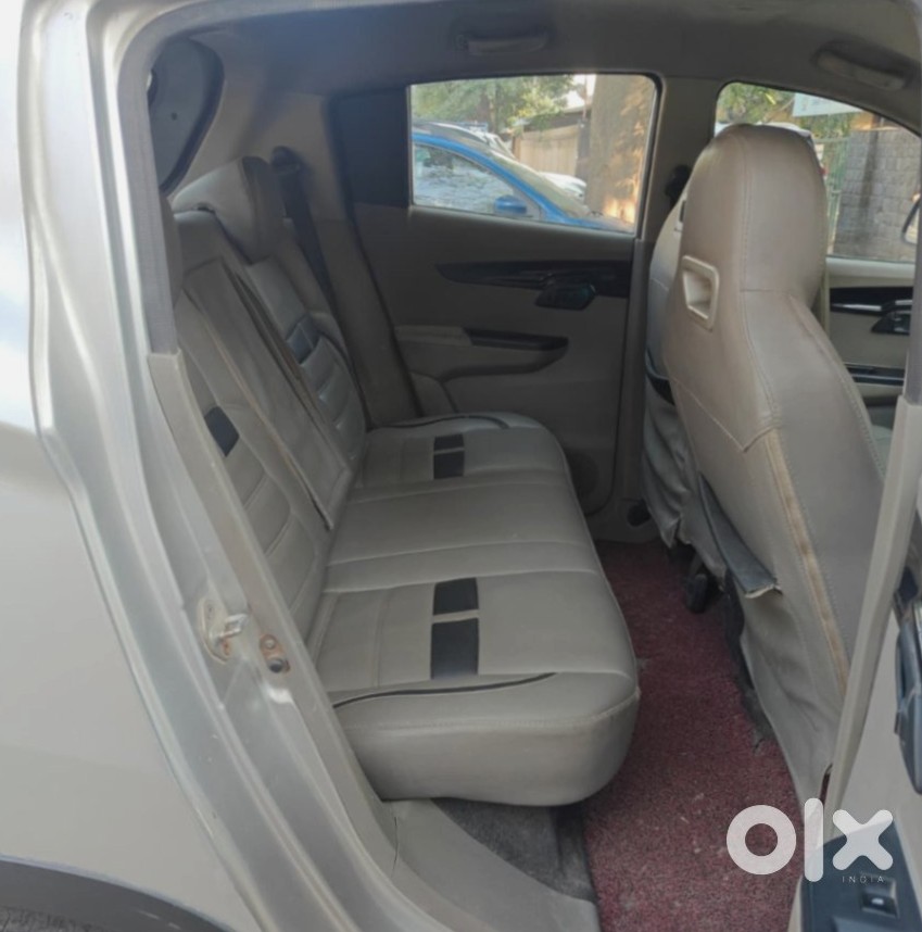 Kuv 100 Diesel - Compact Suv