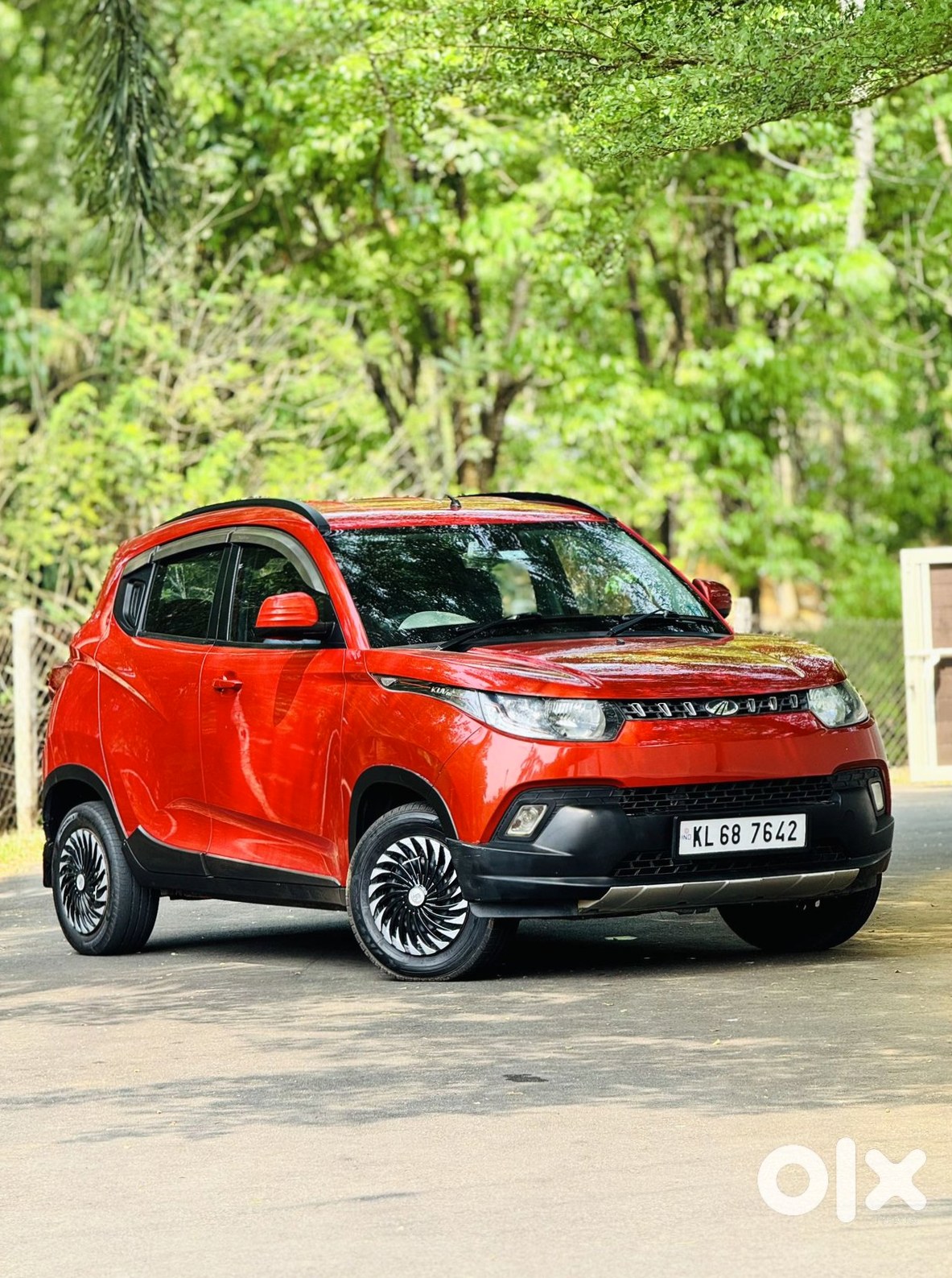 Kuv 100 Diesel - Compact Suv