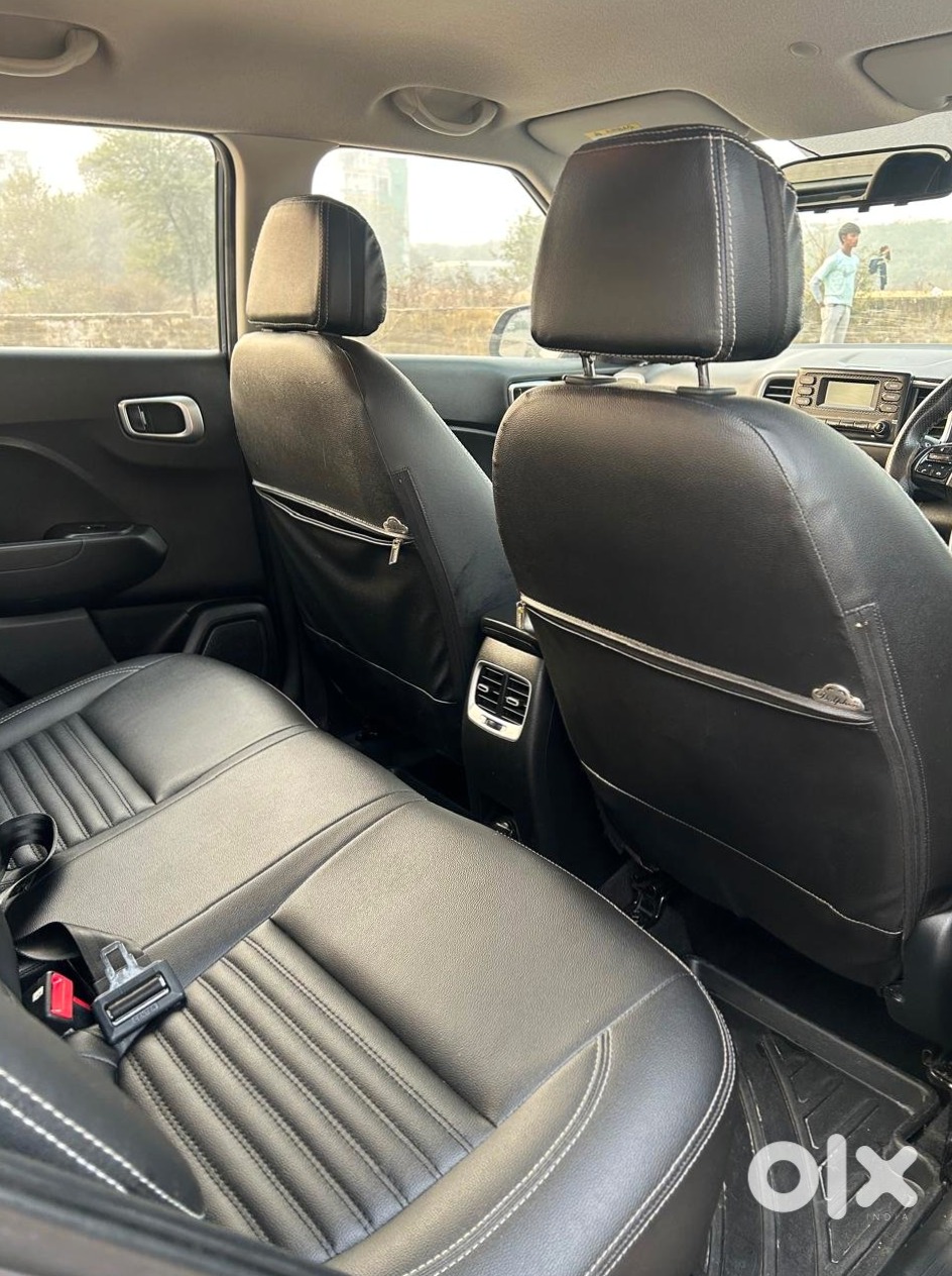 Selling Hyundai Venue 2020