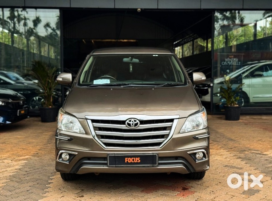 Toyota Innova Cng 2010 Family Car