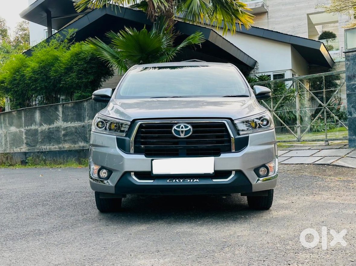 2015 Toyota Innova Crysta Diesel - Family Favorite