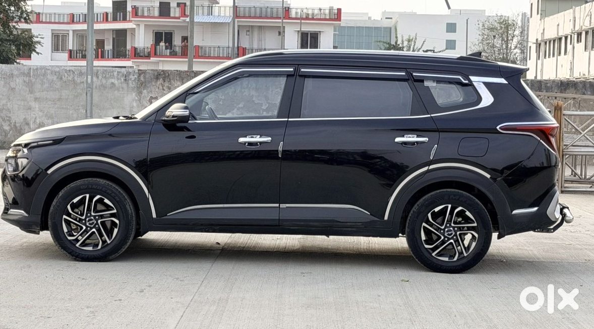 2025 Kia Carens Diesel - Practically New!