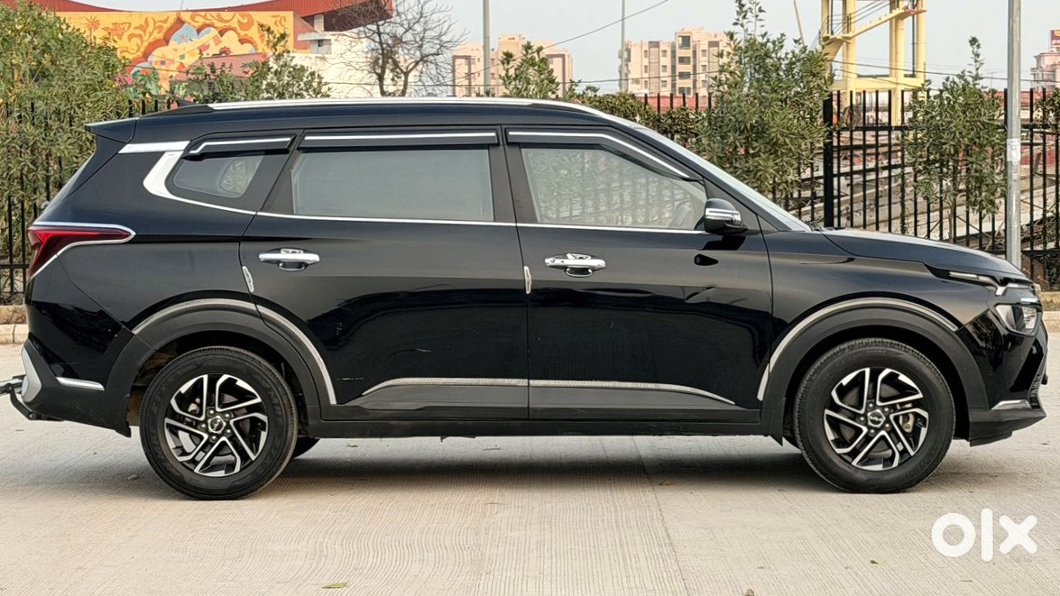 2025 Kia Carens Diesel - Practically New!