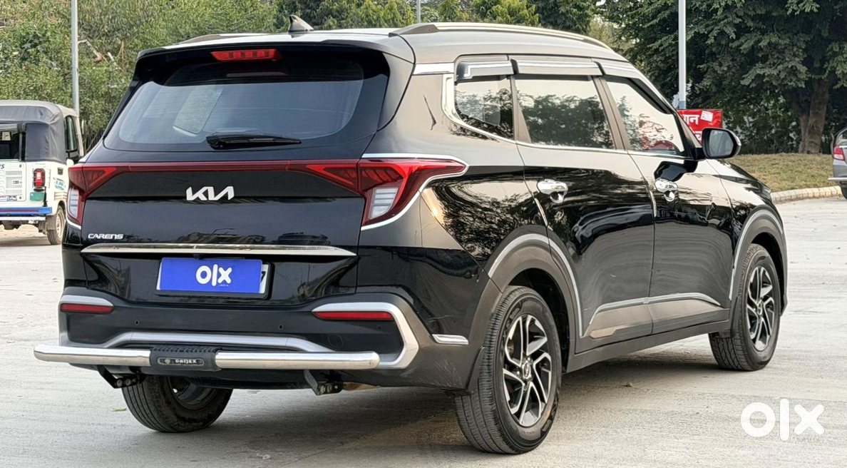 2025 Kia Carens Diesel - Practically New!