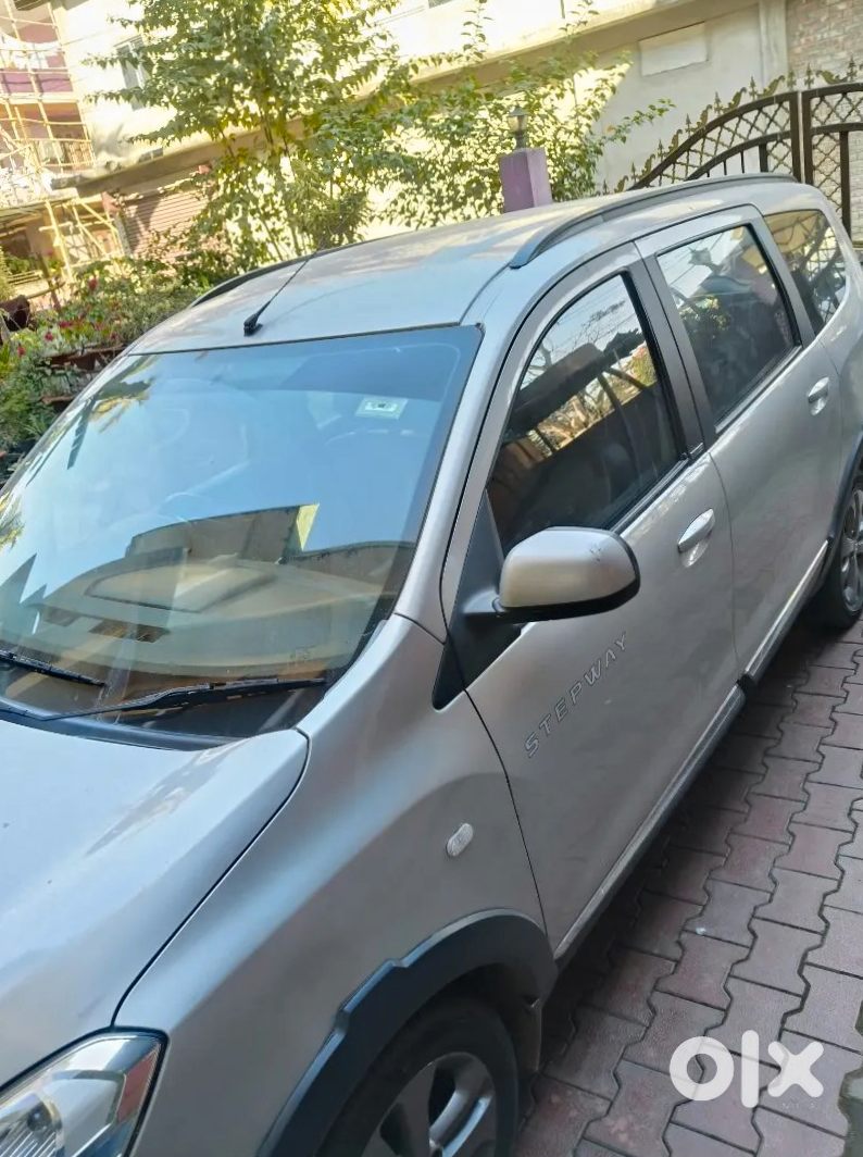 Renault Lodgy Cng - Excellent Deal