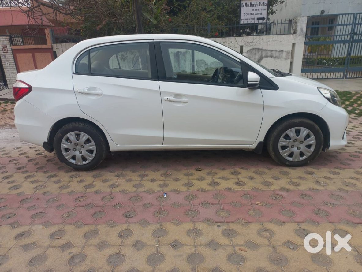 Honda Amaze 2021 - Compact Sedan