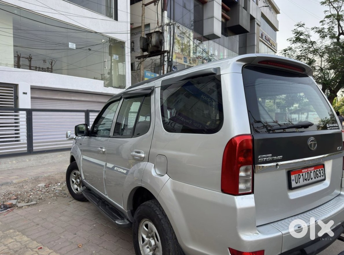 Urgent: 2019 Tata Safari Storme - Almost New