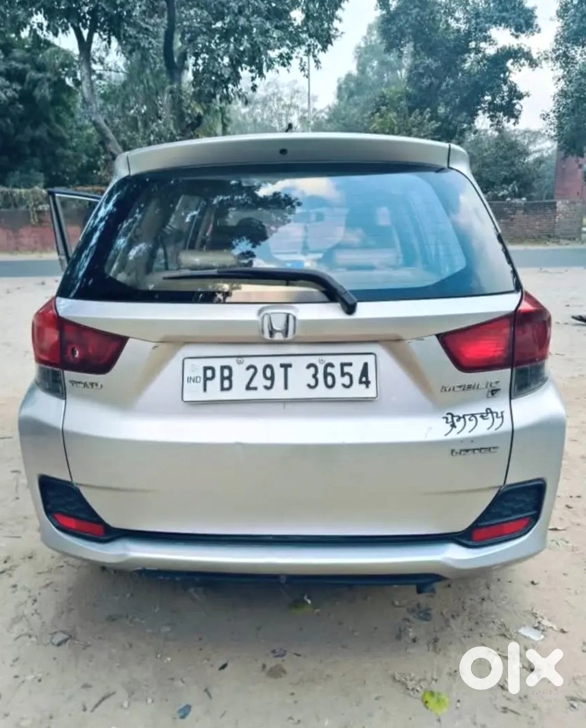 Honda Mobilio Family Car