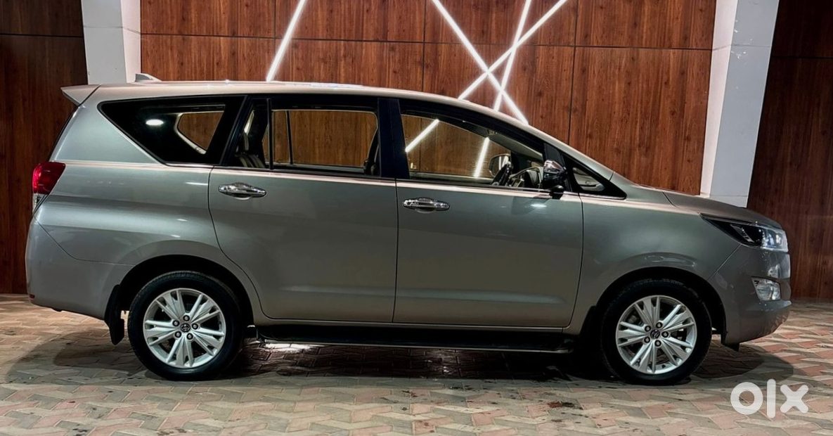 2016 Toyota Innova Crysta Petrol