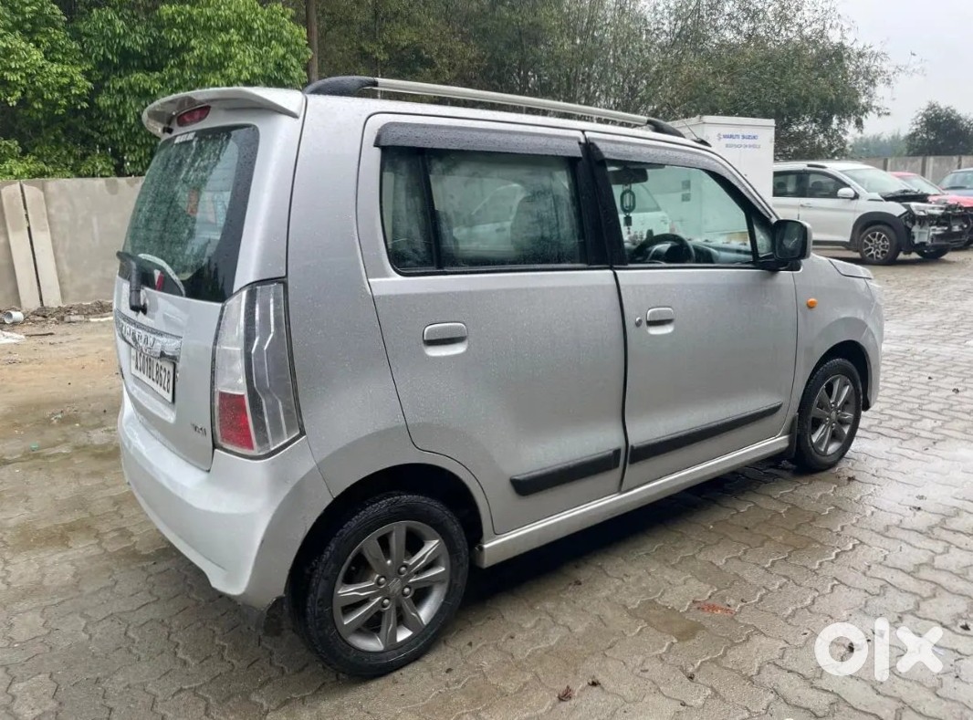 Wagon R Stingray 2015 Petrol - Bechna Hai Jaldi