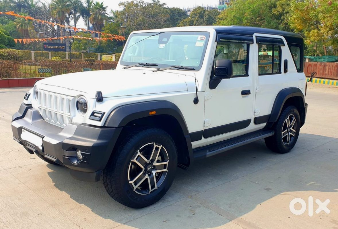 2025 Mahindra Thar Roxx Petrol Manual