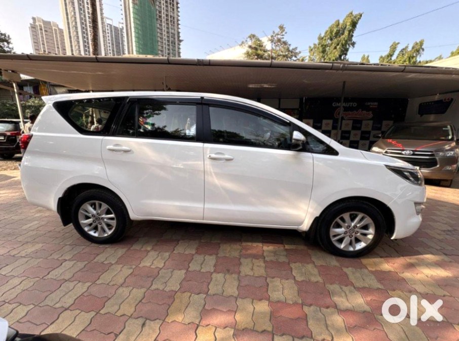 2025 Toyota Innova Crysta Cng