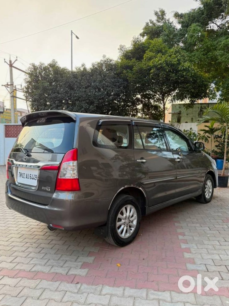 Toyota Innova 2014 Family Car