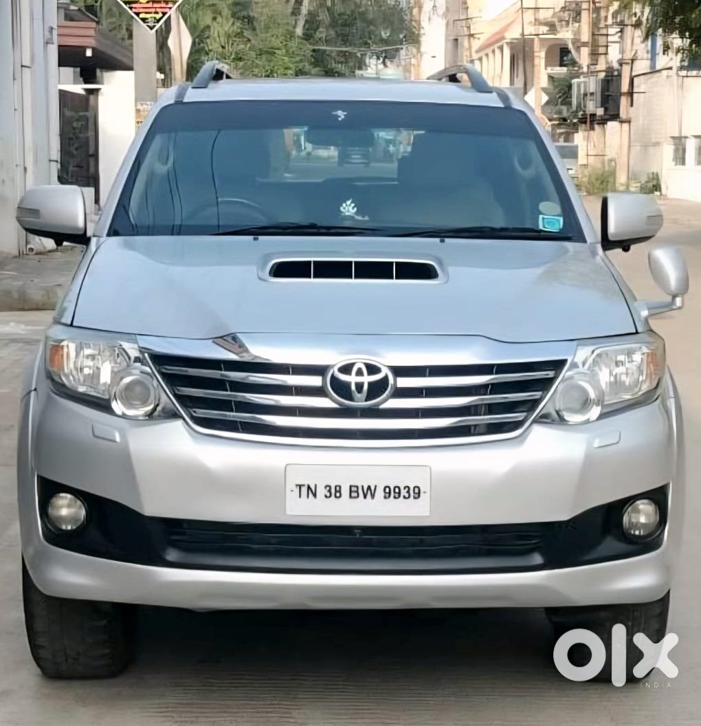 Toyota Fortuner 2011 - 7 Seater