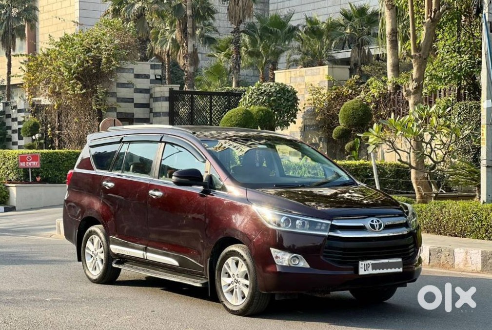 Innova Crysta 2019 Cng