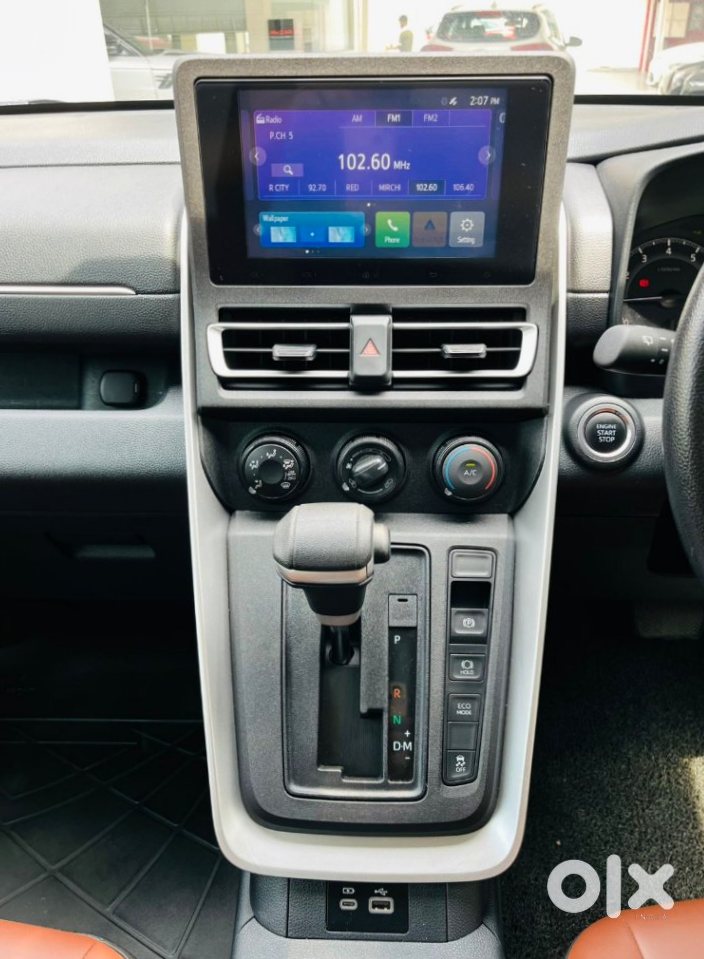 2025 Toyota Innova Hycross - Barely Driven