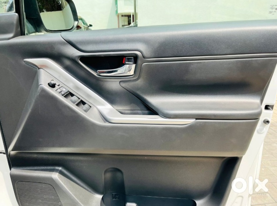 2025 Toyota Innova Hycross - Barely Driven