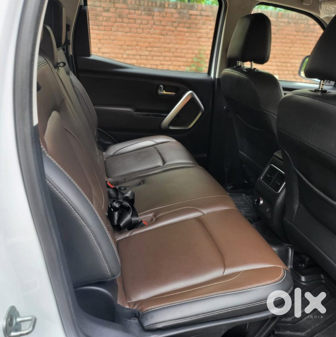 Mahindra Scorpio N 2013 Petrol Manual - Shifting City