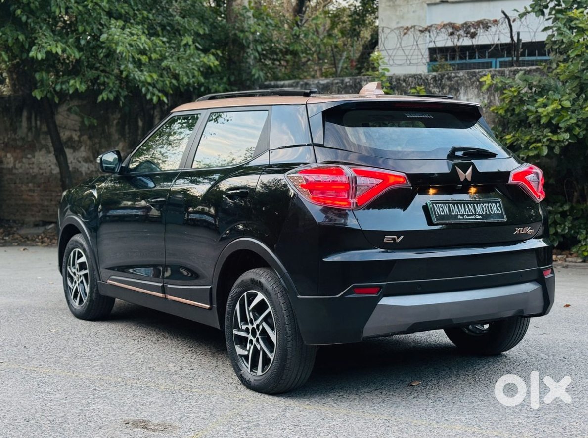 2024 Mahindra Xuv400 Ev - Barely Driven