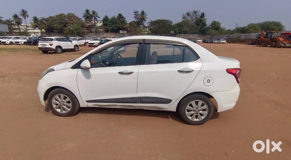 Hyundai Xcent Cng 2014 - Shifting City Urgent