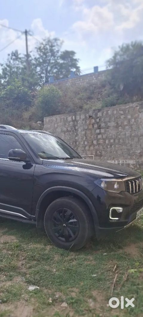 2023 Mahindra Scorpio-n Petrol At