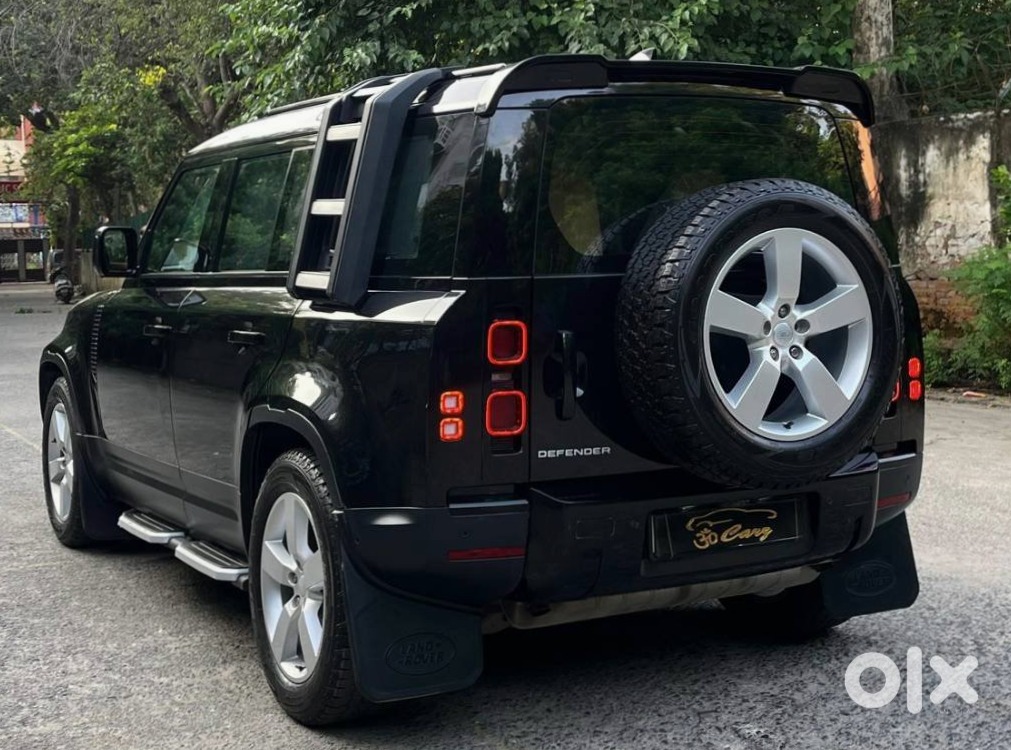 Land Rover Defender 2024