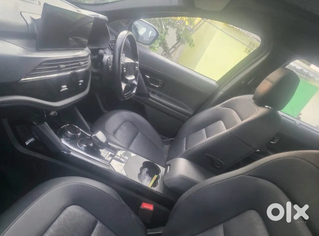 2021 Tata Safari - Family Car