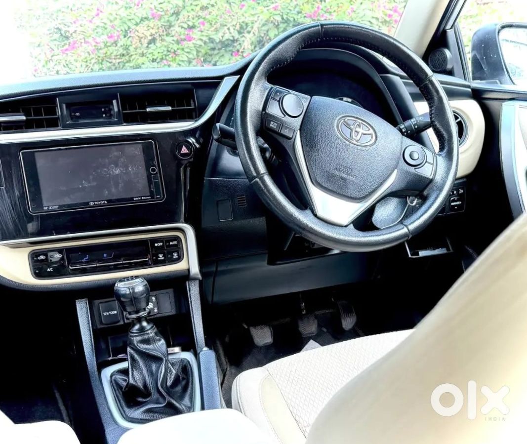 Toyota Corolla Altis 2017