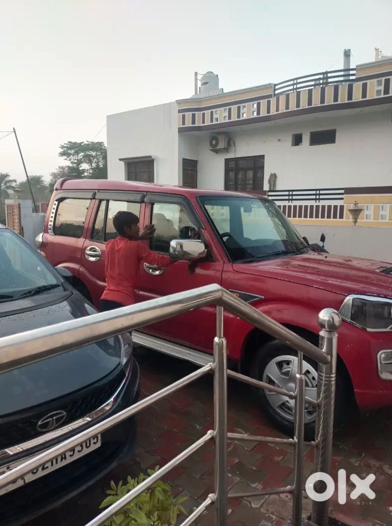 2018 Mahindra Scorpio Premium Suv