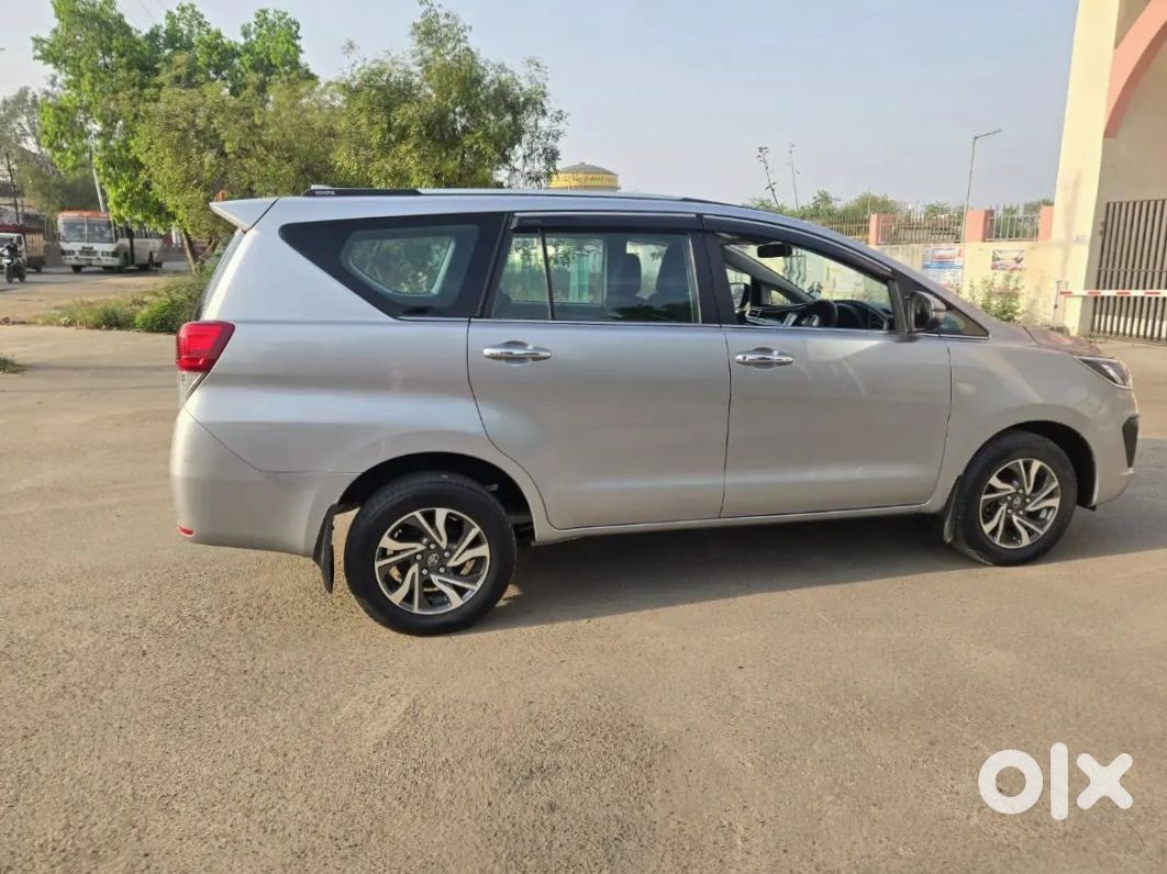 2013 Toyota Innova Crysta Diesel Automatic