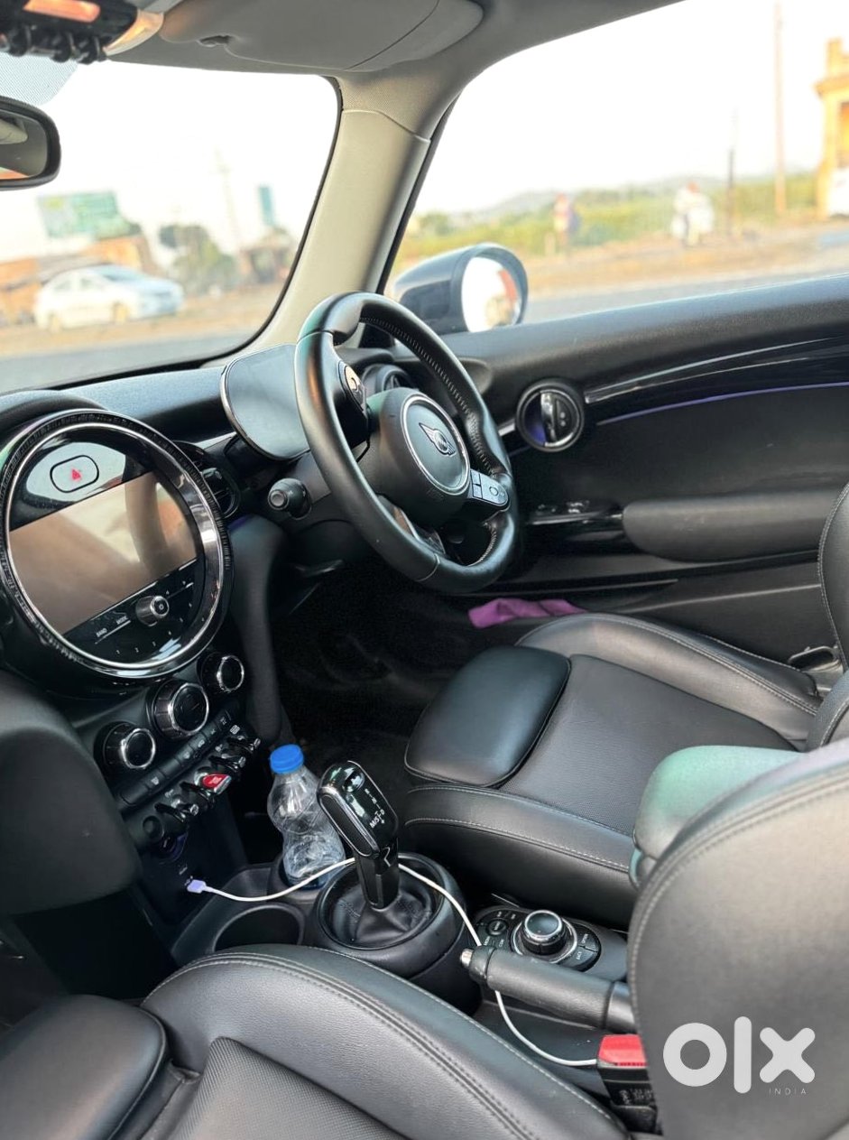 Mini Cooper 3 Door - Luxury Import