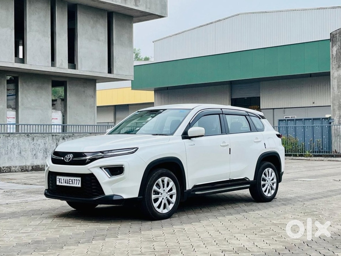 Toyota Urban Cruiser Hyryder Manual - Family Car