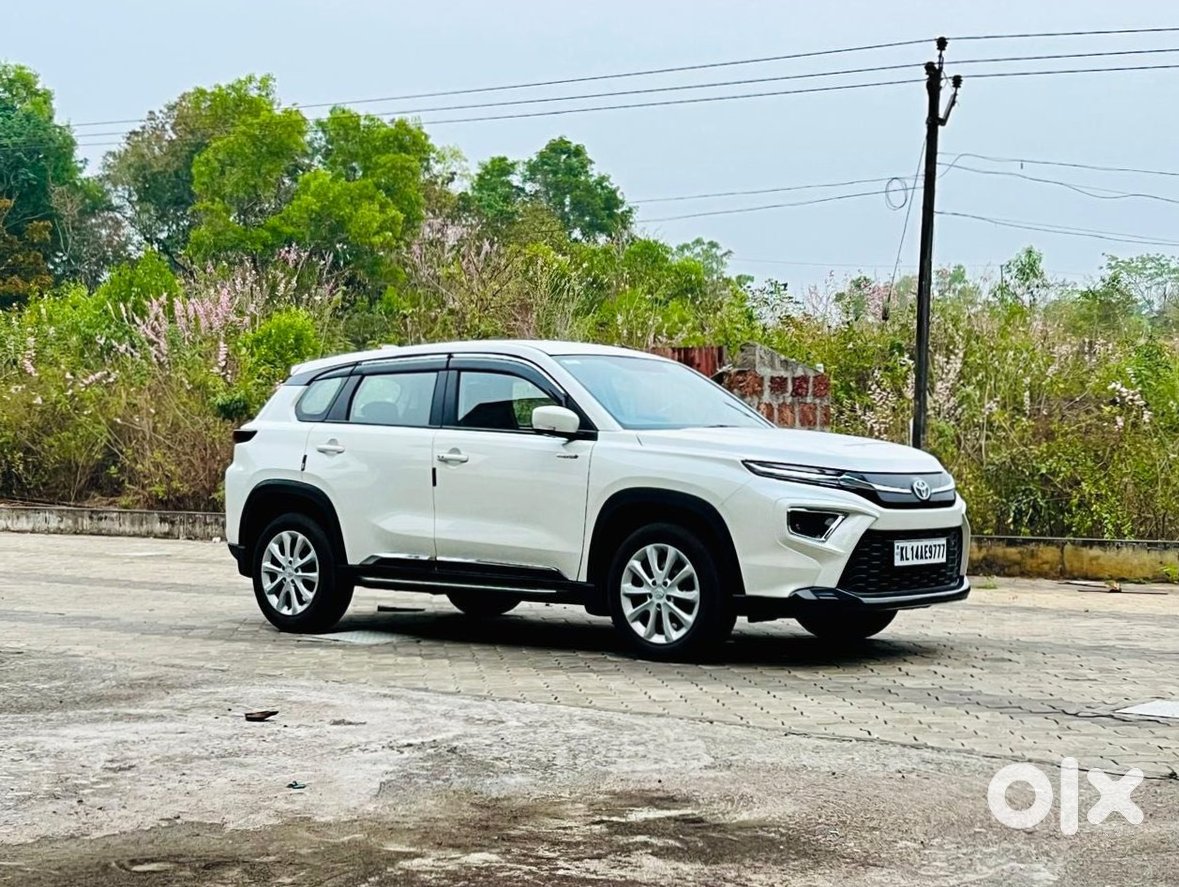 Toyota Urban Cruiser Hyryder Manual - Family Car