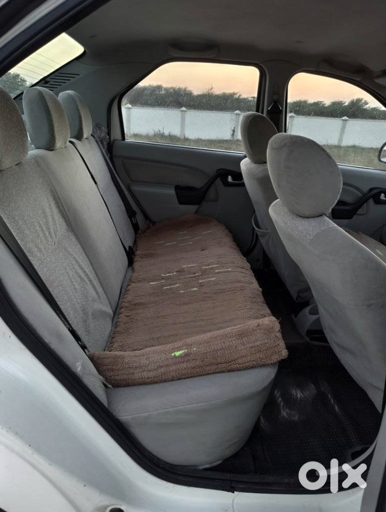 2011 Mahindra Verito