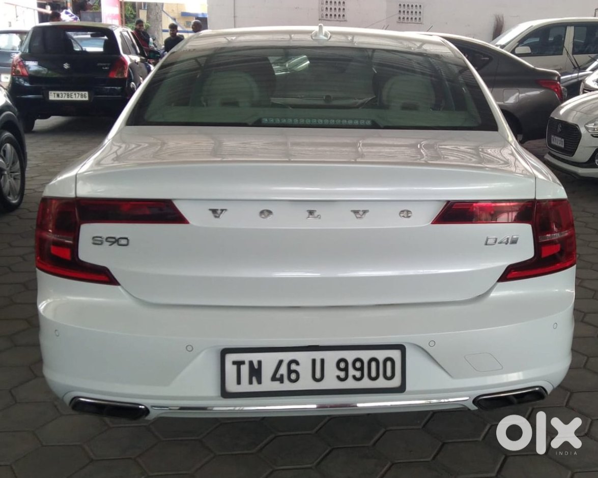 2017 Volvo S90 - Luxury Sedan