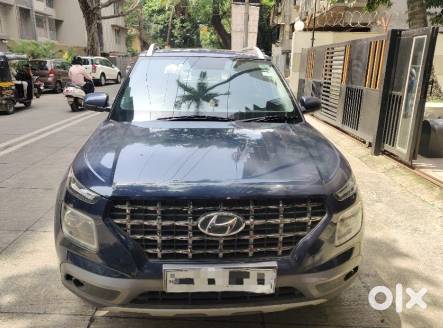 Hyundai Venue Cng Automatic - Office Use Car