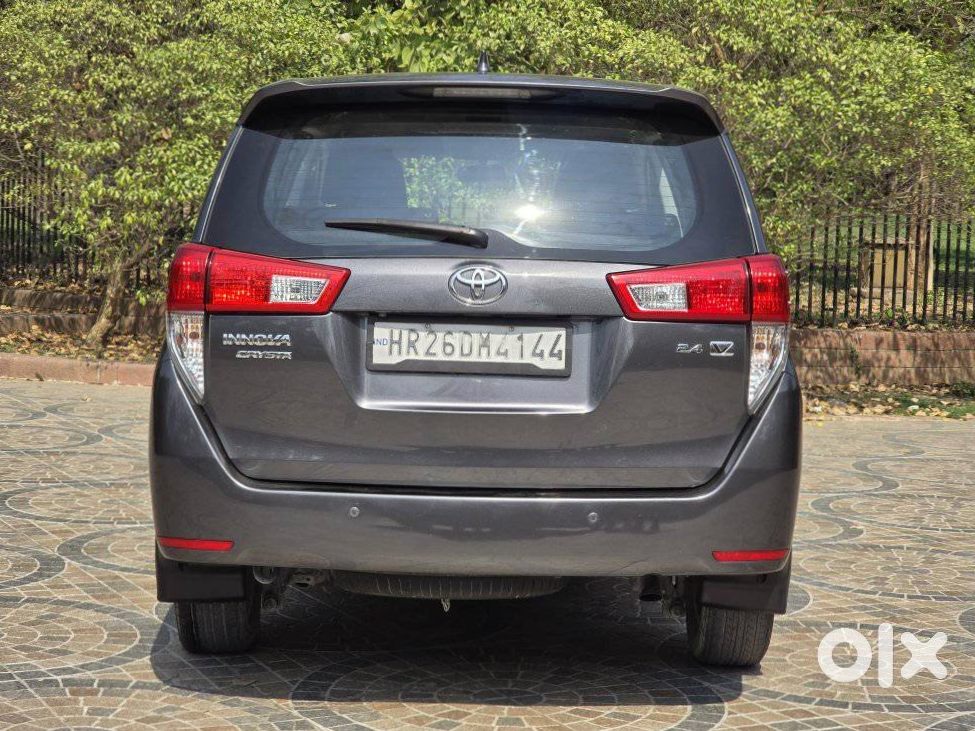 Toyota Innova Crysta 2019 - Premium Mpv