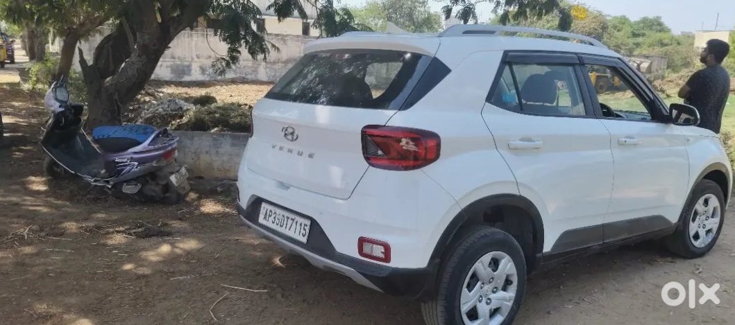 2022 Hyundai Venue Petrol Automatic Single Owner