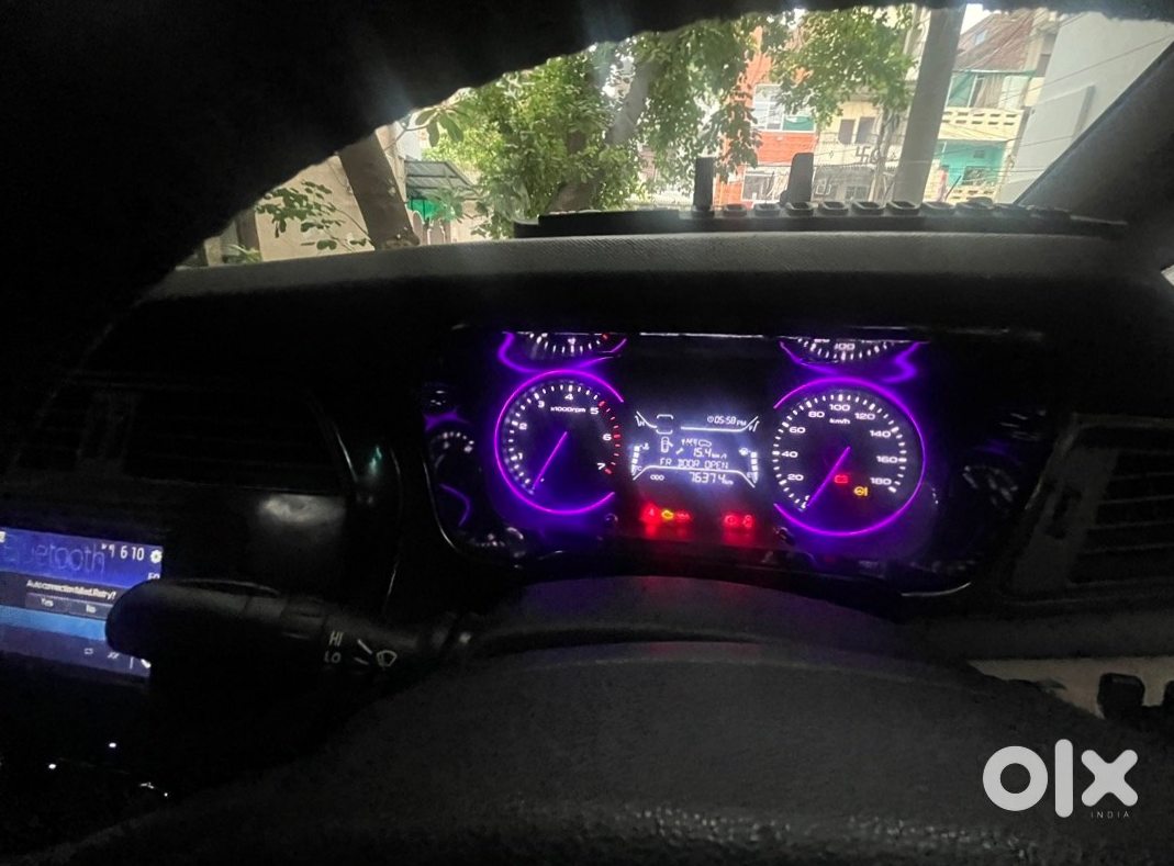 2017 Mahindra Marazzo Electric Manual